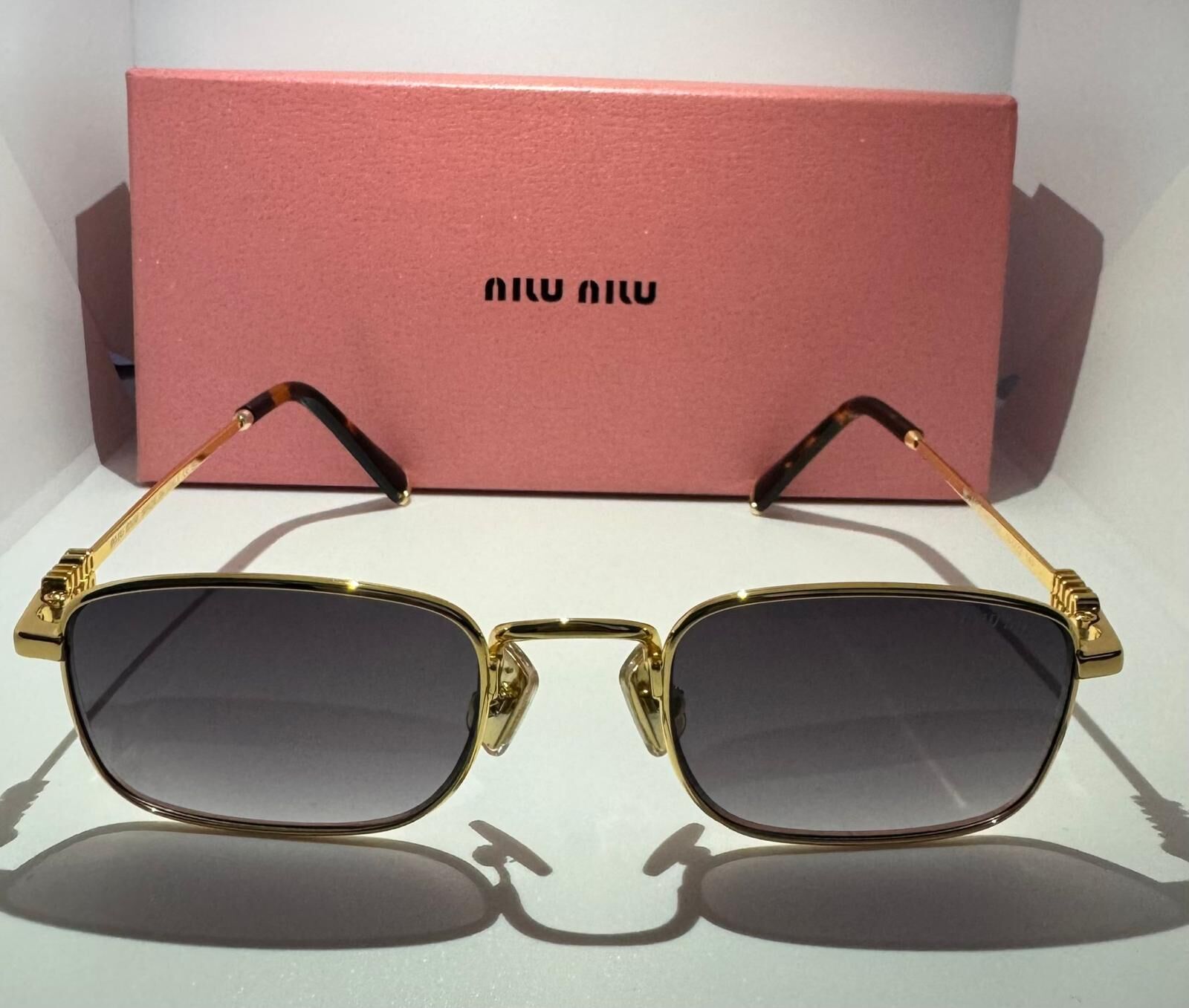 Miu Miu Mu a53s 5ak 04o 50 22 140 Kadın Güneş Gözlüğü
